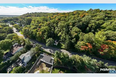 125 Lindsley Road, Cedar Grove, NJ 07009 - Photo 2