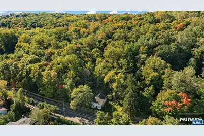 125 Lindsley Road, Cedar Grove, NJ 07009 - Photo 4
