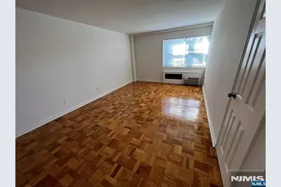 2175 Hudson Terrace 5-B #5-B, Fort Lee, NJ 07024 - Photo 4