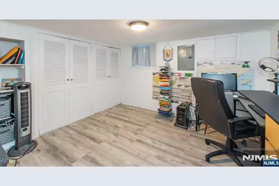 327 Orange Road, Montclair, NJ 07042 - Photo 14