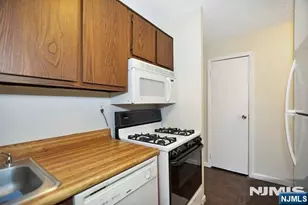 277 Prospect Ave 7H, Hackensack, NJ 07601 - Photo 6