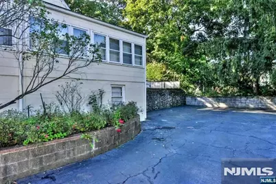 137 Manhattan Avenue, Waldwick, NJ 07463 - Photo 28