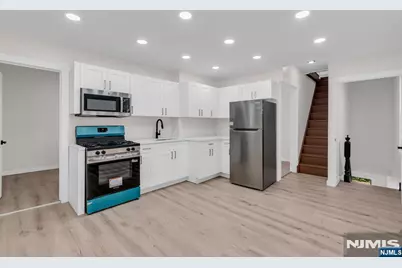 130 19th Avenue, Irvington, NJ 07111 - Photo 4