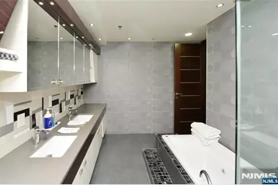 100 Carlyle Drive 14E-S #14E-S, Cliffside Park, NJ 07010 - Photo 24