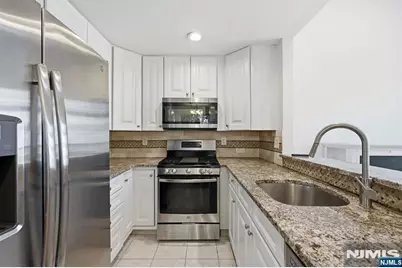 261 Riverwalk Way Q174 #Q174, Clifton, NJ 07014 - Photo 10