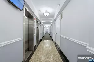 70 Munn Ave 206, East Orange, NJ 07018 - Photo 8