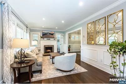 64 Chestnut Road, Verona, NJ 07044 - Photo 4