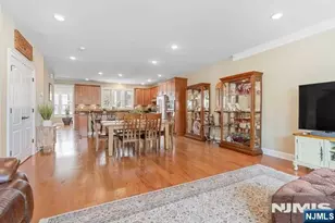 605 Cottonwood Ct 605, Cresskill, NJ 07626 - Photo 8