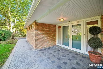 29 Gabriel Way, Washington Township, NJ 07676 - Photo 4