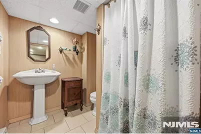 15 Adelaide Street, Belleville, NJ 07109 - Photo 20