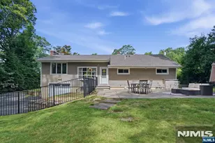 105 Winthrop Rd, Hillsdale, NJ 07642 - Photo 32