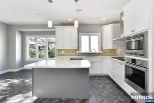 290 Tom Hunter Road B, Fort Lee, NJ 07024 - Photo 6