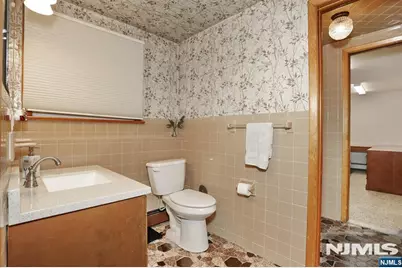 17 Marinus Street, Rochelle Park Township, NJ 07662 - Photo 34