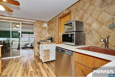 17 Marinus Street, Rochelle Park Township, NJ 07662 - Photo 28