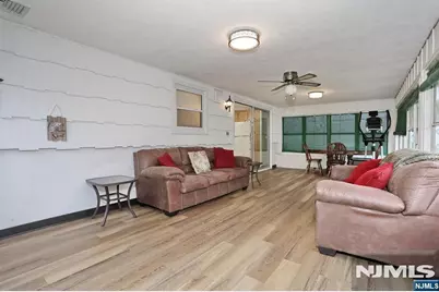 17 Marinus Street, Rochelle Park Township, NJ 07662 - Photo 32