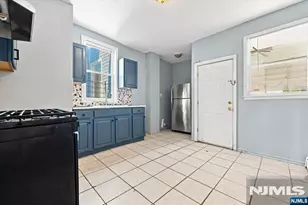 293 Ogden St, Orange, NJ 07050 - Photo 4