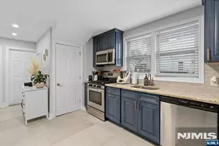 512 3rd Ave, Lyndhurst Township, NJ 07071 - Photo 10