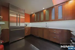 322 Hickory A, Bergenfield, NJ 07621 - Photo 8