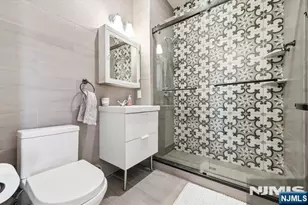 142 Charles Street 403, Jersey City, NJ 07307 - Photo 16