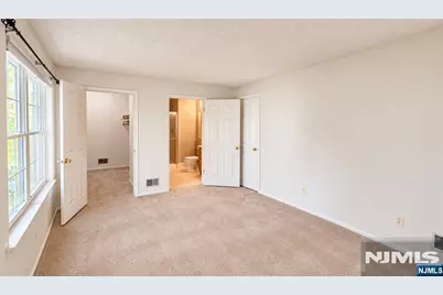 898 Tuliptree Court, Mahwah, NJ 07430 - Photo 16