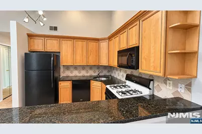 898 Tuliptree Court, Mahwah, NJ 07430 - Photo 6
