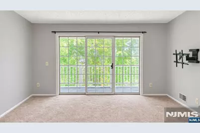 898 Tuliptree Court, Mahwah, NJ 07430 - Photo 8
