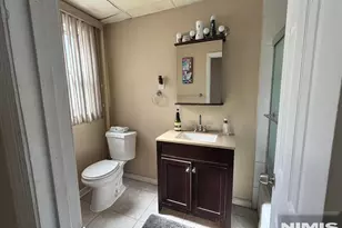42 Agar Pl, South Hackensack Township, NJ 07606 - Photo 20