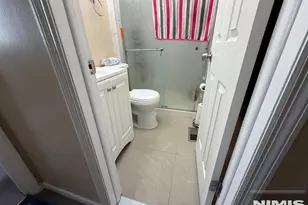 42 Agar Pl, South Hackensack Township, NJ 07606 - Photo 10