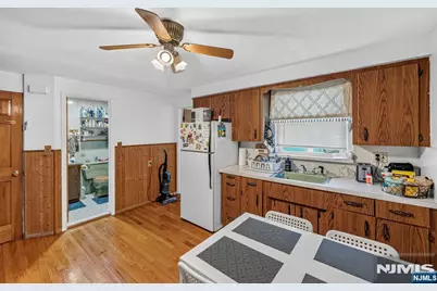 130 Rowland Avenue, Clifton, NJ 07012 - Photo 14