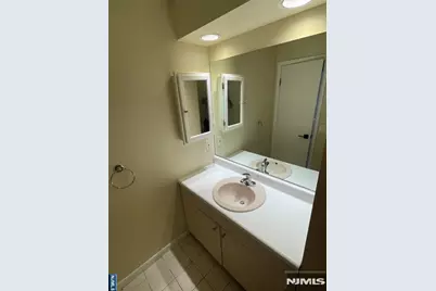 460 Liberty Street 304A #304A, Little Ferry, NJ 07643 - Photo 12