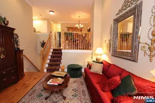 291 Roslyn Ct, West New York, NJ 07093 - Photo 1