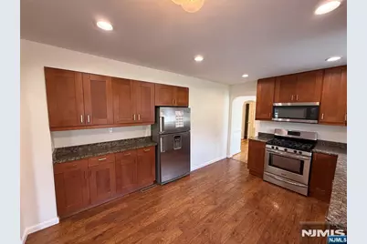 987 Pleasant Drive, New Milford, NJ 07646 - Photo 4