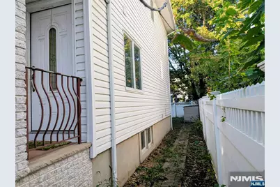 37 Park Row 2 #2, Wallington, NJ 07057 - Photo 4
