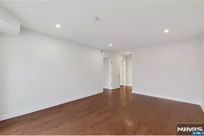 202 Adams Court F202 #F202, Edgewater, NJ 07020 - Photo 18