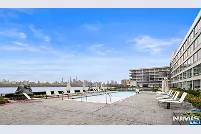 9 Somerset Lane 310 #310, Edgewater, NJ 07020 - Photo 1
