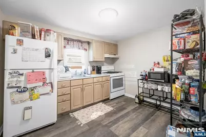 304 Lake Avenue, Lyndhurst Township, NJ 07071 - Photo 10