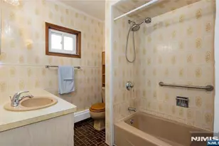 162 Chestnut Ave, Bogota, NJ 07603 - Photo 18
