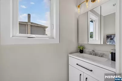 163A Kipp Avenue, Elmwood Park, NJ 07407 - Photo 16