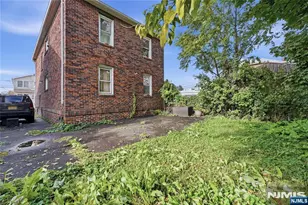 180 Weigands Ln, Secaucus, NJ 07094 - Photo 10