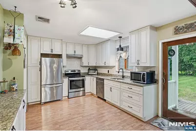 8 N 1st Street, Park Ridge, NJ 07656 - Photo 8