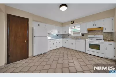 258 9th Street, Palisades Park, NJ 07650 - Photo 26