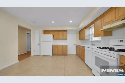 258 9th Street, Palisades Park, NJ 07650 - Photo 6