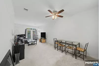 175 Rochelle Avenue 218 #218, Rochelle Park Township, NJ 07662 - Photo 12