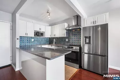 7855 Boulevard 26G #26G, North Bergen, NJ 07047 - Photo 8