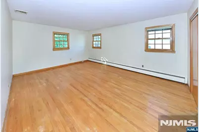 600 Mazur Avenue, Paramus, NJ 07652 - Photo 18