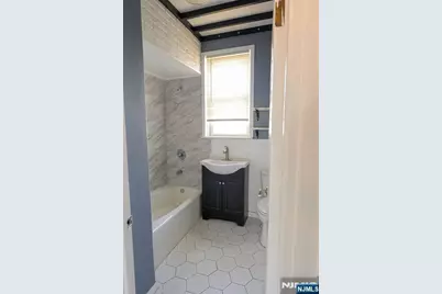 121 Baldwin Place, Bloomfield, NJ 07003 - Photo 16