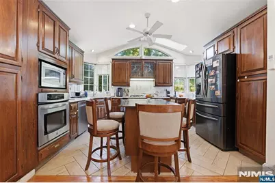 210 Leonia Avenue, Leonia, NJ 07605 - Photo 22