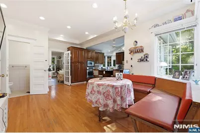 210 Leonia Avenue, Leonia, NJ 07605 - Photo 18
