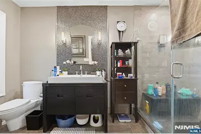 210 Leonia Avenue, Leonia, NJ 07605 - Photo 10