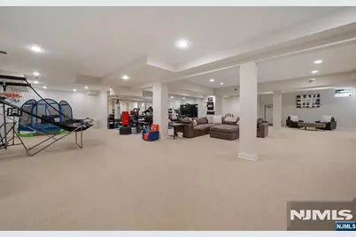 228 Highland Avenue, Montclair, NJ 07043 - Photo 38